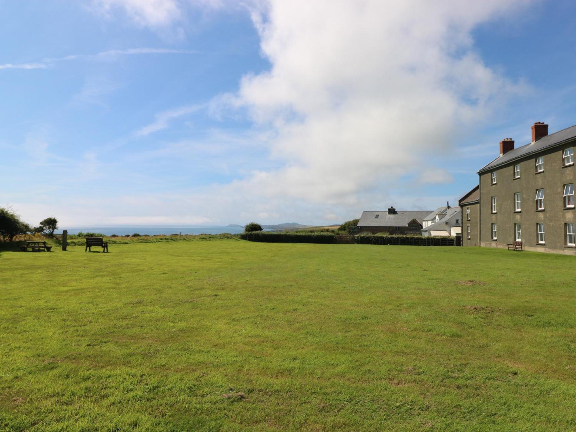 Grassholm View Apartment Haverfordwest Exterior photo